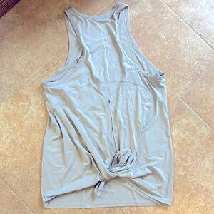Lululemon flow open back tank top size 8 large